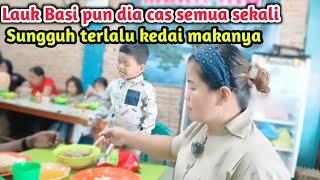 Emosi Sekali Kelaparan Makan Di Kedai Lauknya Basi Tapi Tak mau rugi dia