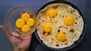 Cover the Eggs with Tortilla! Delicious Recipe in 5 minutes! Breakfast Idea with Eggs.