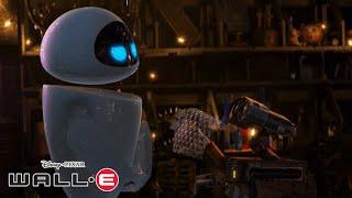 WALL•E  le enseña a Eve su casa | WALL•E  | Disney Junior Oficial