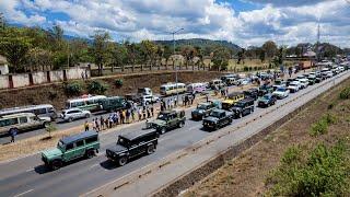 JIJI LA ARUSHA LASIMAMA KWA MUDA TAZAMA MSAFARA WA LAND ROVER FESTIVA NI ZAIDI YA KUFURU