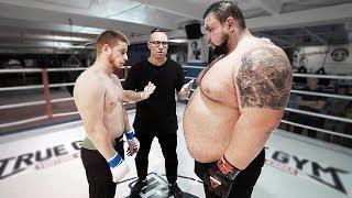 Giant russian strongman 220kg vs Street fighter Wushu master 77kg / Crazy fight with KO