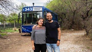 RENUNCIARON A TODO PARA VIVIR EN UN COLECTIVO EN EL MEDIO DEL MONTE | Merlo, San Luis