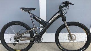 1999 Cannondale Super V Raven 900/ vintage carbon fiber full suspension mountain bike.