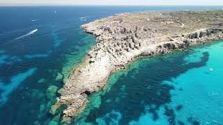 Spiaggia del Bue Martino e Scogliera di Cala Rosa - Favignana - Sicilia   (by drone 4K)