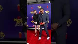 Elizabeth Olsen and Anthony Mackie at the MTV Movie Awards ceremony. They're so sweet 