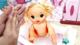 RUTINA DE BAÑO  de mi Muñeca BABY ALIVE ►  - Bebés de Juguetes