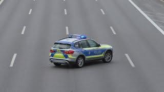 Autobahnpolizei bremst Verkehr | Teile auf der Autobahn