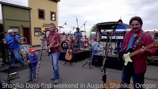 Countryfied playing at Shaniko, Oregon