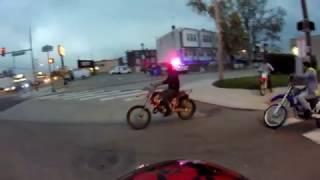 PHILADELPHIA POLICE CHASING DIRT BIKERS IN TRAFFIC