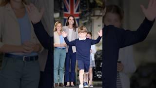 Here I come, O glorious light #princelouis #princesscatherine #royal #princewilliam