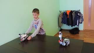 Робот Lego Mindstorms EV3 на пульте управления. Слобода IT.