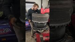 Lucam tire 305 25 20 look easy