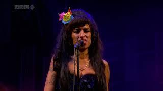 Amy Winehouse - Band Intro - Glastonbury 2008