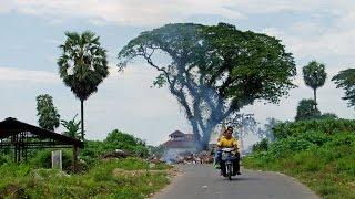 Walking in Myeik (Myanmar)