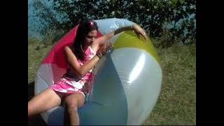 SA 010 Deflating huge beach ball