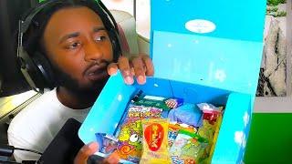 Devonte Cenat Tries Unique JAPANESE Snacks!