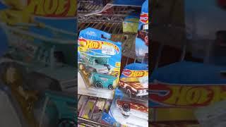 GOODWILL HUSTLIN HOT WHEELS $5!! #hotwheels @HotWheels #goodwill #diecast #taxin #hustle #hustling