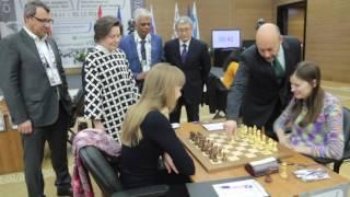 The first move is made at the Women’s Grand Prix