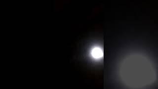 La luna hay algo que esta saliendo dentro de ella !!!!;!