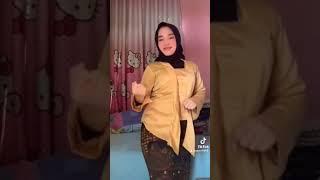 Kombinasi Jilbab dan Kebaya Cantik