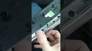 Как снять декоративную вставку бордачка BMW x5 e70