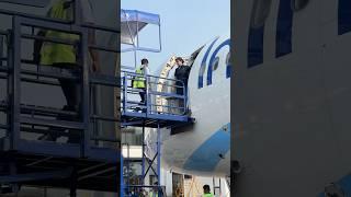 Cabin crew opening the L1 door for disembarkation #crewlife #airbus320 #aviation