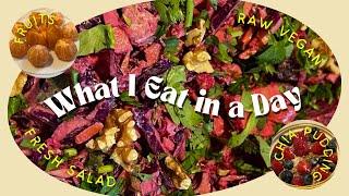 WHAT I EAT IN A DAY | FULLY RAW VEGAN + recipes