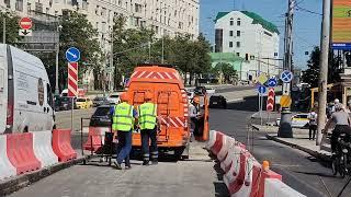 На Матросском мосту меняют дорожное покрытие