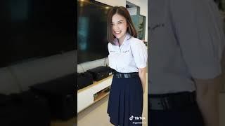 Cewek cantik kentut