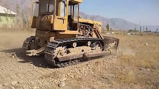 25 TONN 400 h/p bulldozer vs hard soil - hdgreenstudio footage