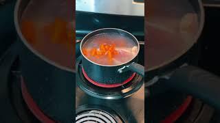 EASY CHICKEN STOCK #yum #food #chef #cooking #kitchenhacks #hacks #kitchenskills #learn #howto