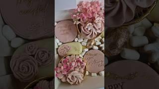 Mother's Day Box - Aqsa Bakes #mothersday #treatbox #cupcakes #cakepops #biscuit #forher #giftideas