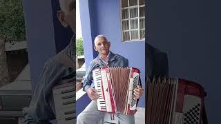 irmão José tocando somfona!