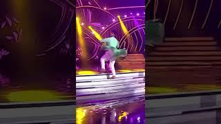 Spins over stairs - Shivanshu Soni | Indias Best Dancer
