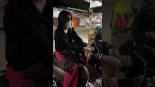 Nemenin Ayang‼️#shorts #shortsviral #goyangtiktok #dance #gemoy #shortvideo #jedagjedug #lagiviral