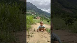 The baby is practicing walking #lytieuhy #singlemother #babyboy #baby #cute #shortvideo #short