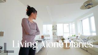 Living Alone Diaries | My New York Apartment Tour, getting settled in, cooking in the new kitchen!