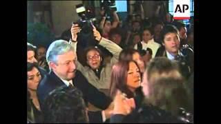 Presidential hopeful leaves job as mayor, presser