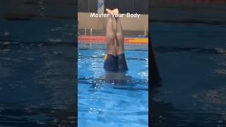 “Real Men Don’t Flex. They Balance. ‍️”#UnderwaterHandstand  #SwimmingPoolChallenge