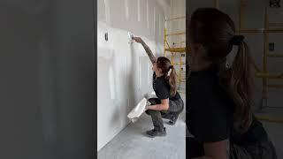 Coating a buttjoint  #drywall #taping #diy #construction