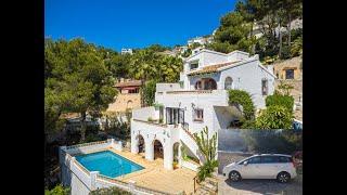 Spacious villa for sale in Paichi, Moraira