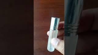 Cara membuka tutup botol parfum roll on