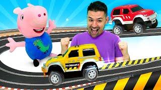 Nuove piste da corsa di George Pig. Giochi per bambini con le macchinine. Video divertente