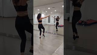 حركة الاكتاف واليدين تعلم الرقص الشرقي مع باتريسيا learning belly dance Shoulders and hands movement