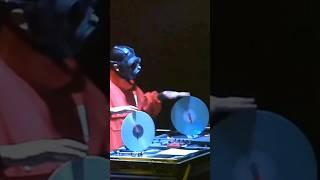 Exactly where I got my inspiration to spin my records the way I do!