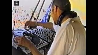 Крым. Щёлкино. КаZантип 1999 г. Питерский Drum' n 'Bass на малом танцполе  День солнечного затмения