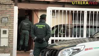 OPERACIÓN DE LA GUARDIA CIVIL EN CALLE CANARIAS DE UTRERA DE LOCALIZACIÓN DE TABACO DE CONTRABANDO