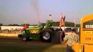 tractor pulls 2011: Deal N' Deere