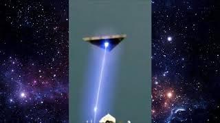 Треугольное НЛО забирает своих? Очевидцы НЛО.UFO