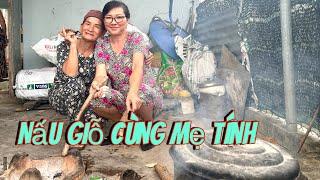 Tờ mờ sáng nhà Mẹ Tính lục đục nấu Giỗ, Lê Nguyên Bảo vẫn say ngủ..Dung phụ chút đã phỏng tay.